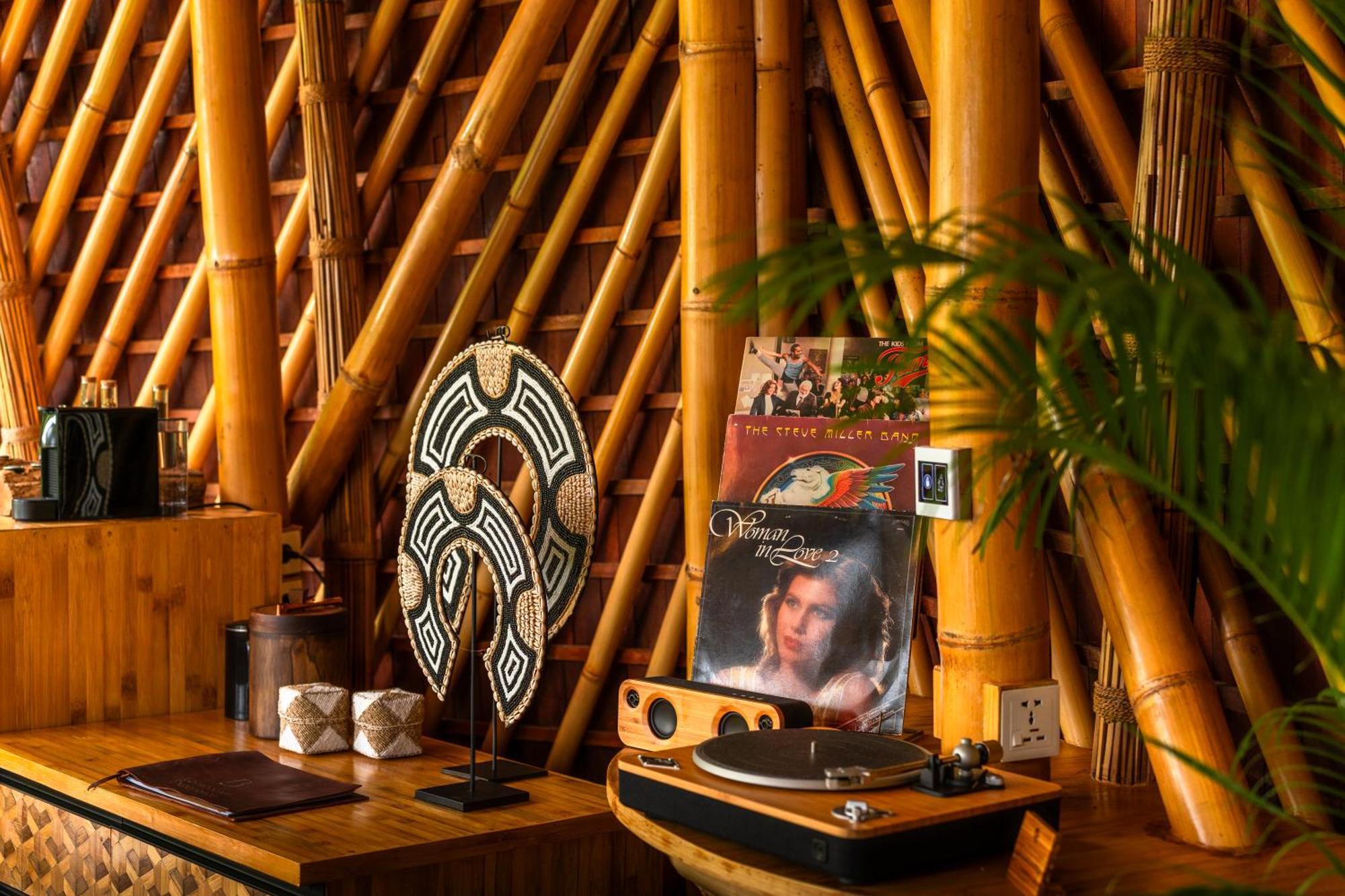 Bambootel Sawah View Ubud Esterno foto